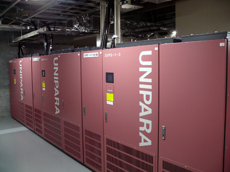 <strong>現在UNIPARAが計3台設置されている。将来の拡張にも対応</strong>