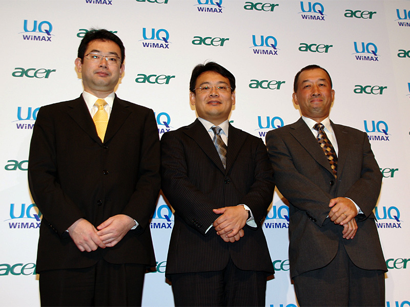 <strong>（左から）UQ Comの坂口氏、日本エイサーのセン氏、インテルの板越氏</strong>