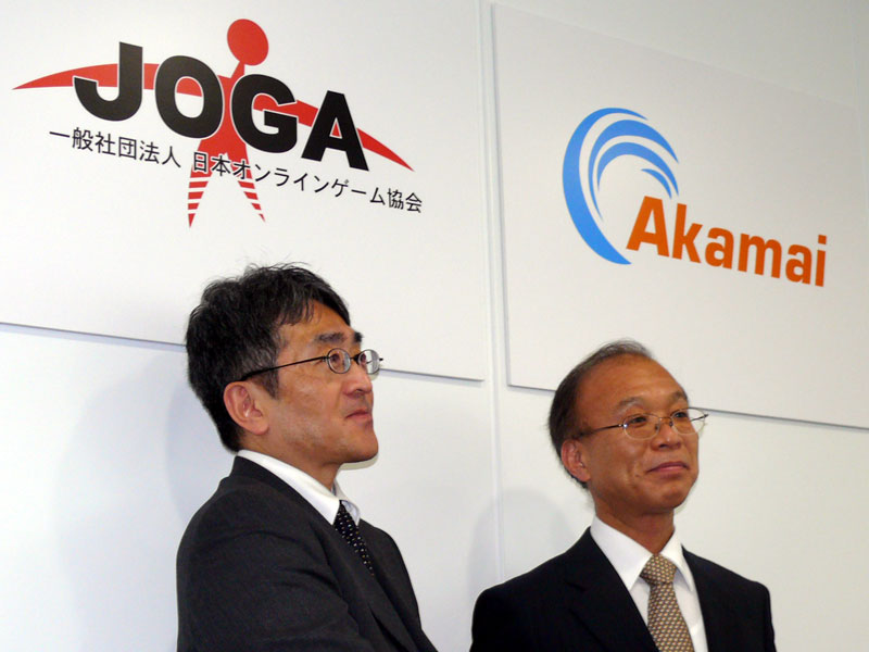 <strong>【左】JOGA 事務局長の川口洋司氏【右】米Akamai 日本担当副社長兼アカマイ 代表取締役社長の小俣氏</strong>