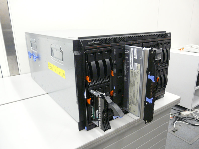 <strong>IBM BladeCenter S</strong>